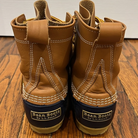 L. L. Bean Women’s Bean Boots 8” (Size D W = 8 Wide) - Picture 3 of 11
